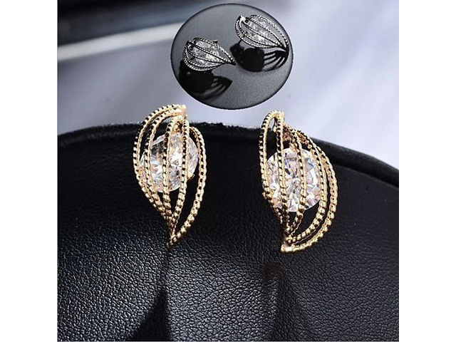 Vista Treasure Chest Earrings - Gold
