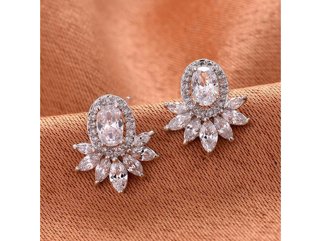 Vista Luster Statement Stud Boutique Earrings - Silver