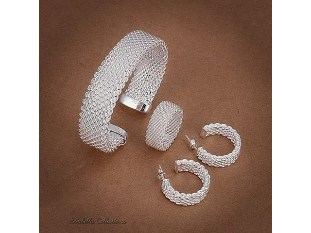 Vista Love At First Sight - The Cuff Bracelet; Ring and Earrings set - Silver