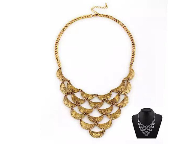 Vista Many Moons Crescent Necklace With Antique Finish - Gold