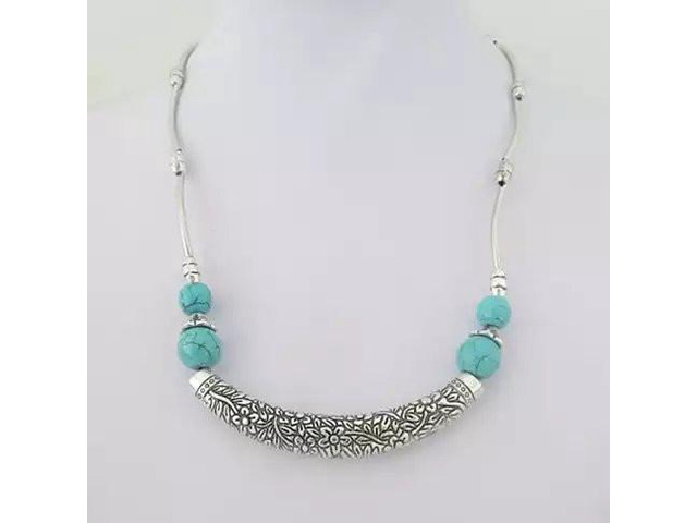 Vista Luna The Crescent Moon Turquoise Necklace - Turquoise