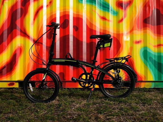 The Origami Gazelle is a great companion for anyone wanting a versatile and lightweight folding bike. Its 8-speed gear set and disc brakes make it...