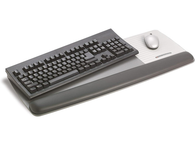 3M Gel 650 x 260 mm Wrist Rest Keyboard Platform with Mouse Mat with Gel Wrist Rest - Black