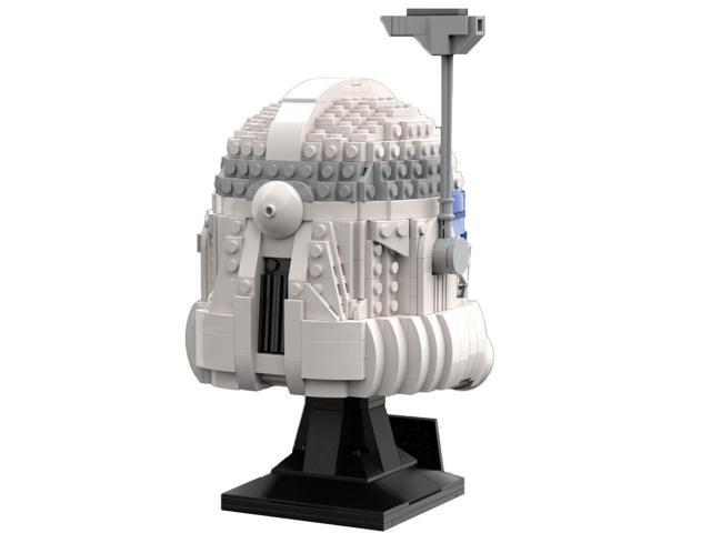 ZITIANYOUBUILD Captain's Helmet Bust Model 891 Pieces Building Toys Set Building Set MOC