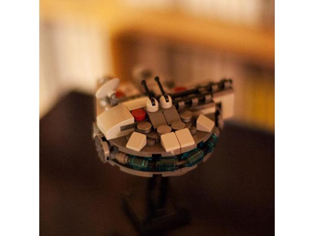 ZITIANYOUBUILD Tiny YT-1300 Light Freighter Model 122 Pieces Building Toys Set MOC