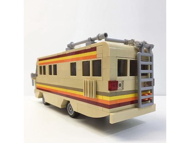 ZITIANYOUBUILD Iconic RV Motorhome Model from TV Show 478 Pieces Building Toys Set MOC