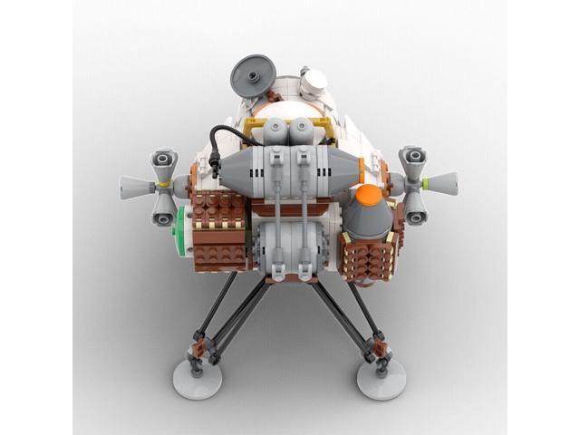 ZITIANYOUBUILD Hearthian Ship Model with Stand and Cockpit 778 Pieces Building Toys MOC