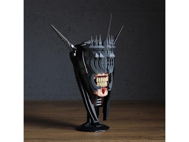 ZITIANYOUBUILD MOC-139487 Iconic Helmet with Menacing Smile Building Toys Set 694 Parts Gift