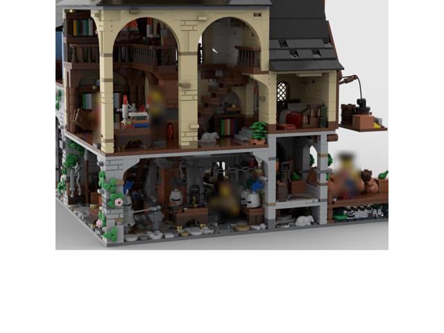 ZITIANYOUBUILD MOC-134085 Medieval Town Centre with 10 Interior Rooms & Main Square 4745 Parts