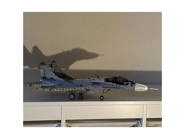 ZITIANYOUBUILD MOC-112973 Twin-engine Fighter Aircraft Model 1:35 Scale 1191 Parts