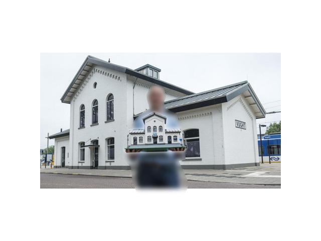 ZITIANYOUBUILD MOC-60485 The Vught Train Station with Interior / State Monument 2446 Parts