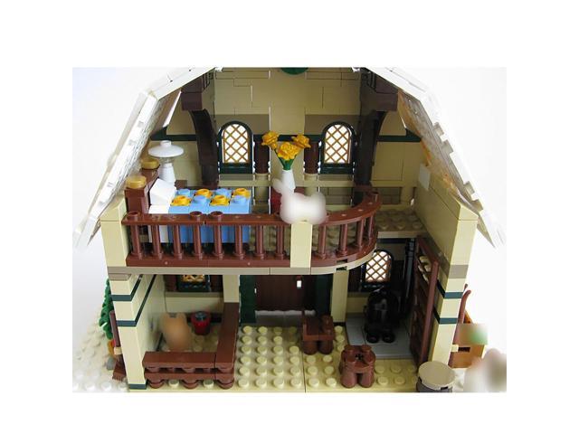 ZITIANYOUBUILD C413 Modular Building: House and Barn for Winter Village Series 746 Parts