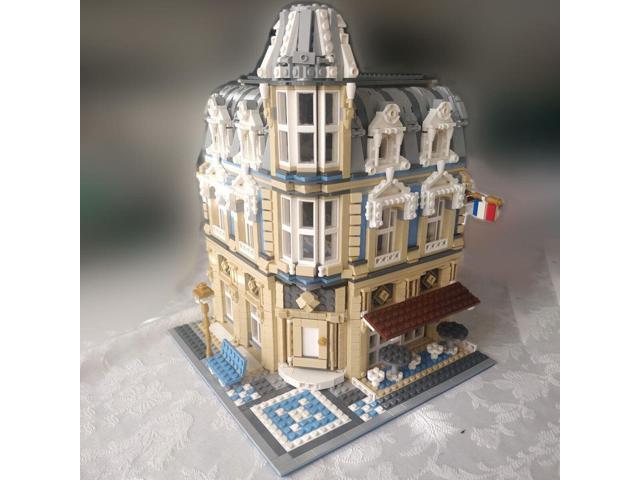 ZITIANYOUBUILD C4279 Modular Building with Bakery, Museum and a Cafe Theme 3226 Parts