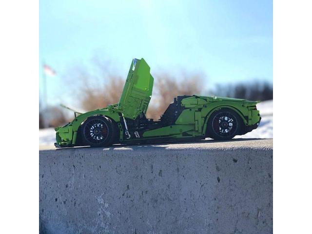 ZITIANYOUBUILD Custom MOC-72491 Supercar Model with Power Functions 3128 Parts Green Version