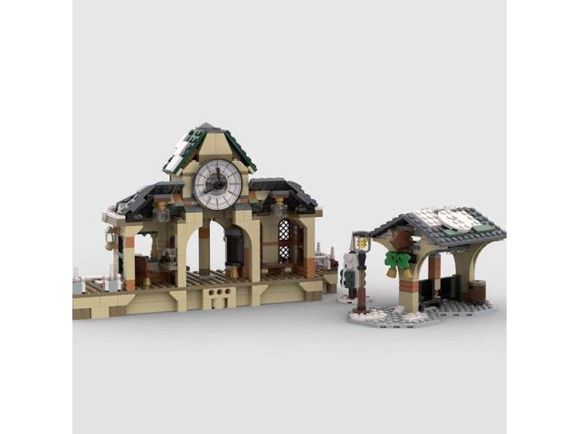 ZITIANYOUBUILD Custom MOC-124954 Christmas Little Winter Station Building Blocks Set (650PCS)