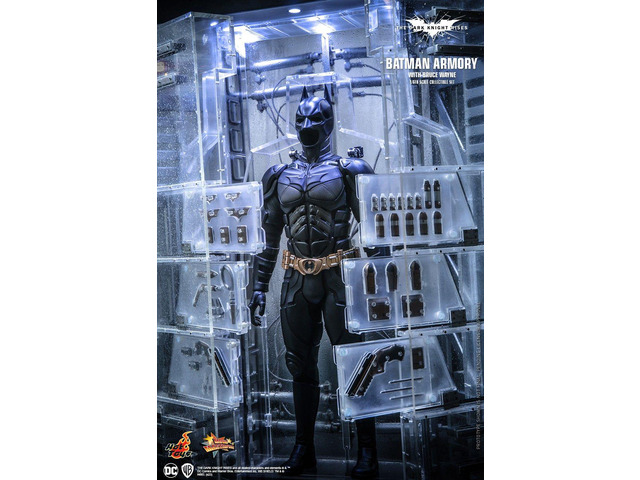 Figure Hot Toys MMS702 - DC Comics - Batman: The Dark Knight Rises - Batman Armory & Bruce Wayne