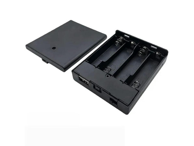 4-Slot AA Battery Case with USB Socket