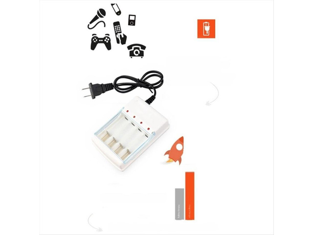 4-Slot AA/AAA Retractable Charging Stand