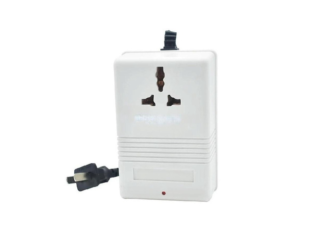 FOR 300W Portable Voltage Converter 220/110v Power Converter Adapter