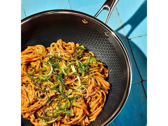 HexClad Hybrid Nonstick 10-Inch Wok, Stay-Cool Handle, Dishwasher-Friendly, Oven-Safe Up to 900°F, Induction Ready, Compatible with All Cooktops