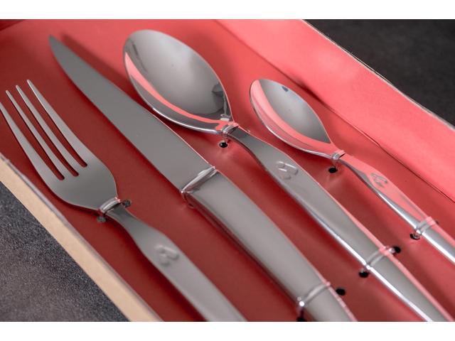 Coutellerie Tarrerias Bonjean Laguiole Heritage Forged Set, 16-Piece