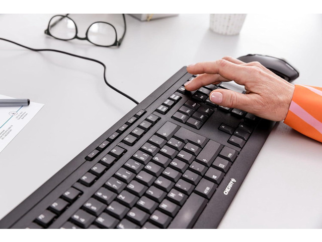 CHERRY Stream Keyboard Wired USB SX Scissors Mechanism QWERTY Whisper-Quiet Silent Keystroke for Home Office, Work or Personal Computer. Black