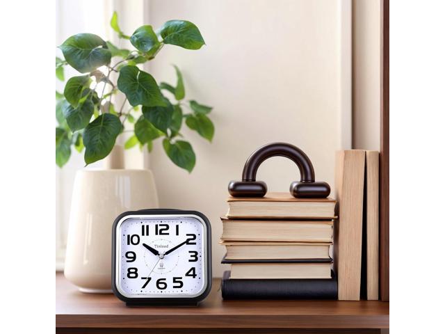 5.5' Large Analog Alarm Clock Silent Non Ticking, Gentle Wake, Beep Sounds, Increasing Volume, Battery Operated Snooze and Manual Light, Easy Set,...