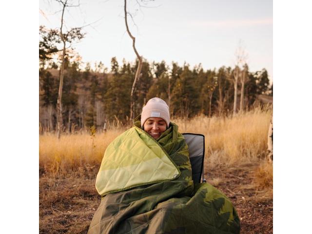 CORE Outdoor Weighted Blanket Packable Waterproof Picnic Blanket, Beach Mat, Tent Camping Rug, & Stadium Blanket Large Portable 94' x 78' Quilt...