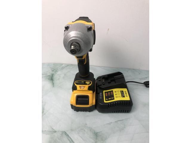 DEWALT DCF900 20V Cordless Kit: 1/2In Brushless High Torque Impact Wrench with Hog Ring Anvil (impact wrench & Batteries & Chargers)