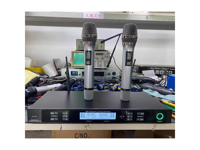DM-305 Wireless Microphone 1-To-2 Wireless U-band FM Microphone