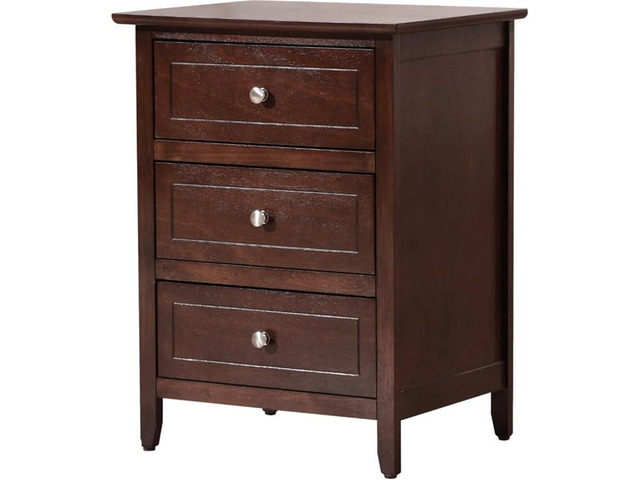 Glory Furniture Daniel 3 Drawer Nightstand in Cappuccino