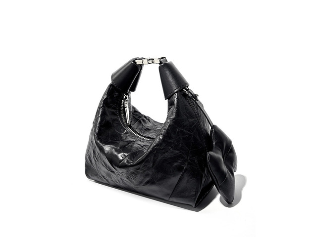 Women Wrinkled Cowhide Dumpling Bag Hand-held Diagonal Cross Bag Black