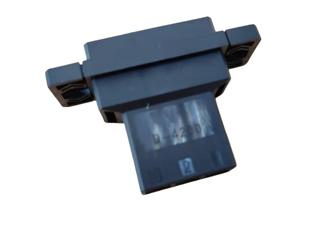 5 D-4200 2-1747535-3 3-pin 6.35mm female connector housings with screw hole positioning