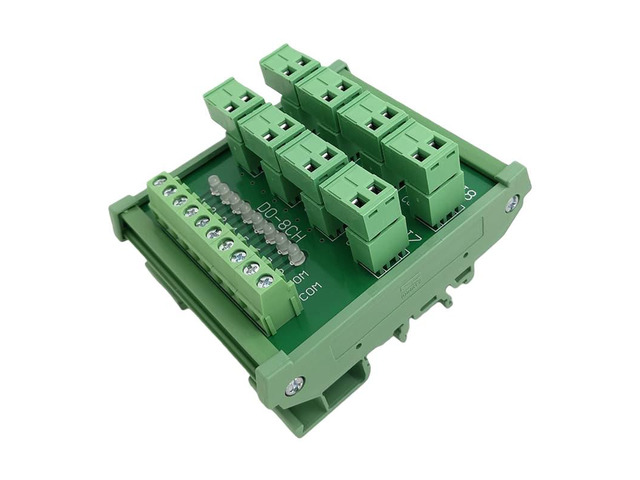8-channel NPN/PNP PLC output signal splitter terminal module, suitable for relay solenoid valves with LED indicators.