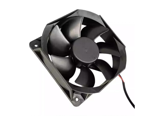 NFB10512HF 12V 0.39A 4-wire projection laptop fan, 10.5CM