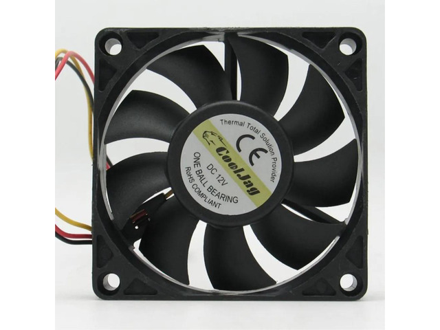 7cm fan for 70mm 12V cooling fans, 4-pin, ball bearing, speed 2500-4500RPM, model R127015DU, high-efficiency cooling solution.