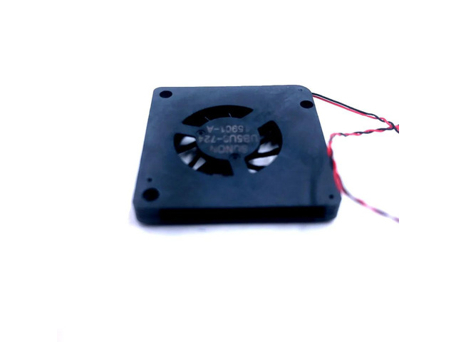 3003 30MM 3MM Ultra-thin UB5U3-724 UB5U3 5V 2-wire Miniature Axial Cooling Fan 15000RPM