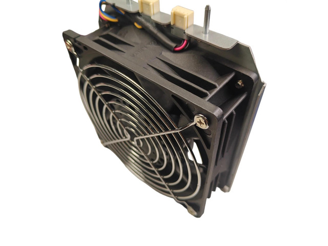 Server fan PFR1212DHE-Z0R 12038 12V 5.2A 13000RPM high-speed cooling fan with 4-pin PWM and powerful airflow.
