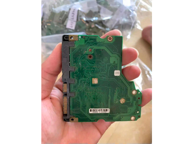 Circuit board hard disk board number 100466824 REV C