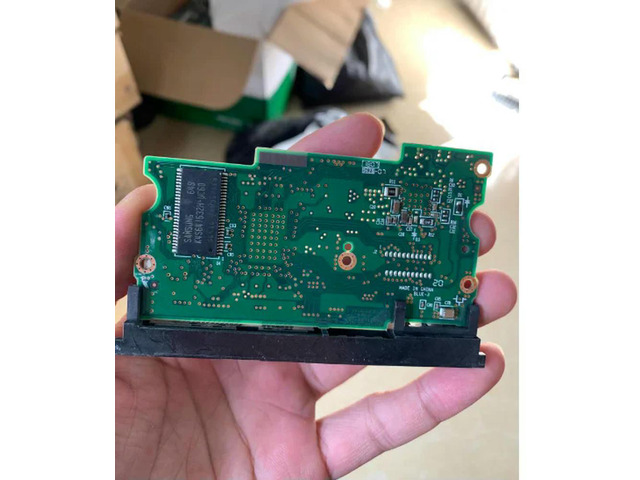 Circuit board hard disk board number 220 110 0A30363 01 main control 0A29286 220 0A30363 01
