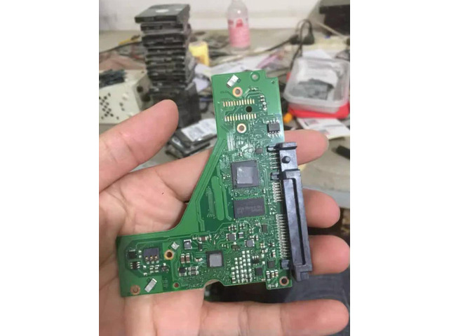 Circuit board hard disk board number 100745573 REV B