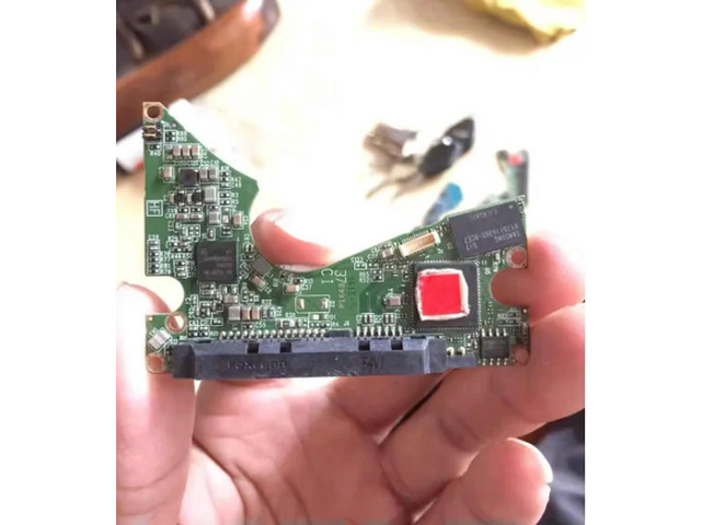 Circuit board hard disk board number 2060-800022-000 REV P2