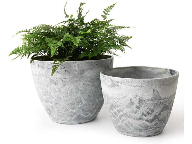 LA JOLIE MUSE Flower Pots Outdoor Garden Planters, Indoor Plant Pots with Drainage Holes, Plastic, Marble Pattern Grey, Set 2 (8.6 + 7.5 Inch)