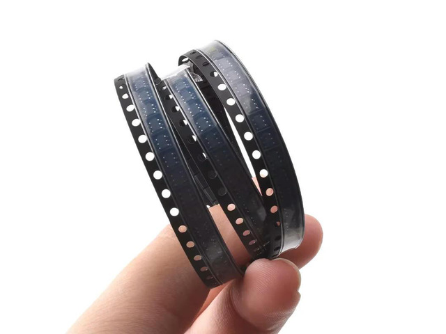 100pcs 9017R silk screen 17R SOT23-6 six pin lithium charger IC chip