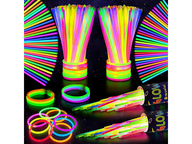 SHQDD 200 Glow Sticks Bulk Party Pack, 8 Neon Glow Sticks, DIY Glowsticks with Connectors Bracelets & Necklaces, Glow in the Dark Party Supplies...