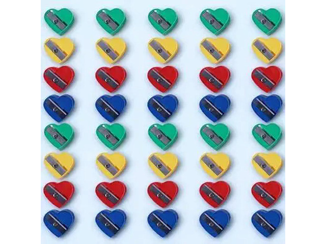 40Pcs Heart Shape Manual Pencil Sharpeners Premium ABS l Construction Compact Mini Sharpener for Colored Pencils Crayons