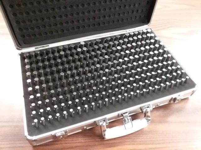 Pin Gage Set M2(-) 0.251-0.500', Minus Accuracy in Metal suitecase #707B-755MC