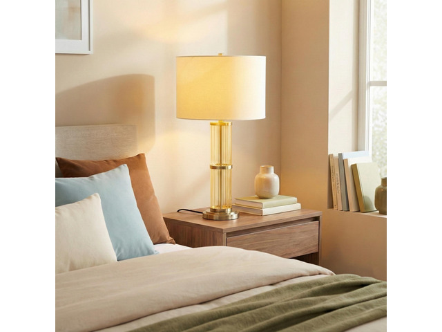 Echo Brushed Nickel Table Lamp with on/Off Switch Clear Glass Body Metal Base