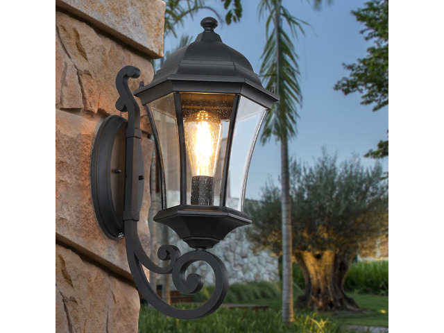 1-Pack Vintage Wall-Mounted Outdoor Lantern Light Elegant Black Metal Sconce for Porch, Patio, and Garden Lighting (Bulb Not included)