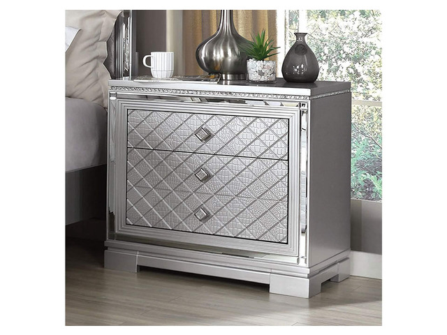 Silver Finish 1Pc Nightstand Bedside Table Hidden Jewelry Drawer Chrome Square Knob Usb Charger Bedroom Furniture